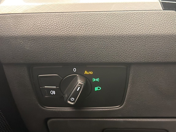Volkswagen Passat 28 of 30