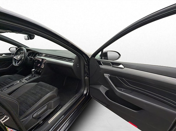 Volkswagen Passat 23 of 30