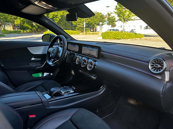 Mercedes-Benz CLA200 13 of 16