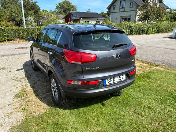 Kia Sportage 2 of 7