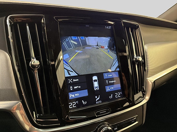Volvo S90 26 of 30