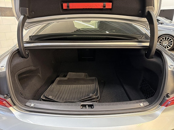 Volvo S90 19 of 30