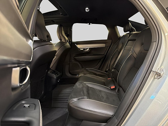 Volvo S90 15 of 30