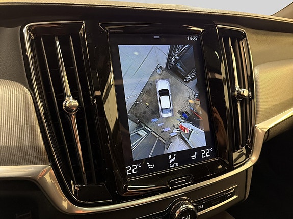 Volvo S90 27 of 30