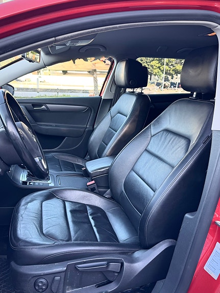 Volkswagen Passat 11 of 13
