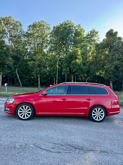 Volkswagen Passat 2 of 13