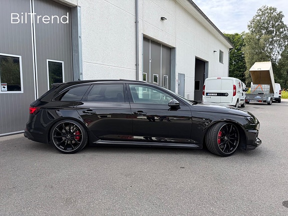 Audi RS4 2 of 30