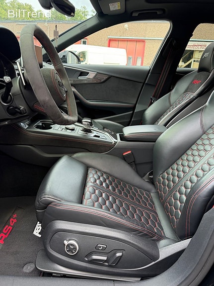Audi RS4 15 of 30