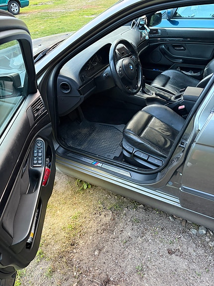 BMW 525i 4 of 4