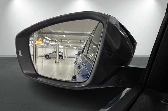 Volkswagen T-Roc 23 of 26