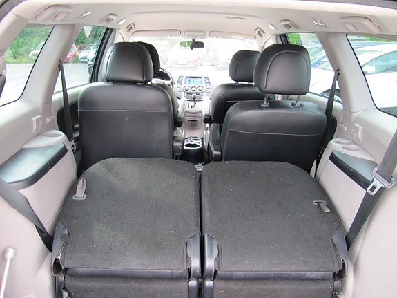 Mitsubishi Grandis 13 of 21