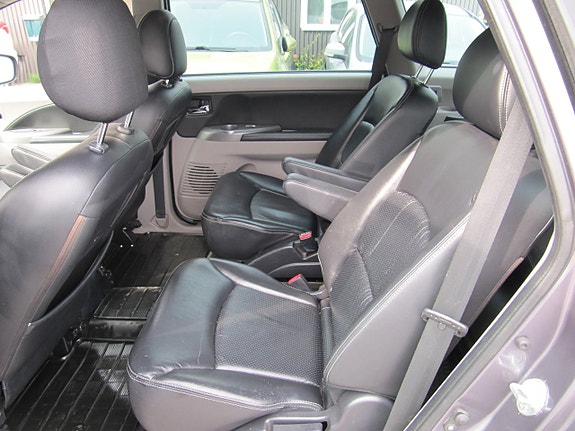Mitsubishi Grandis 10 of 21
