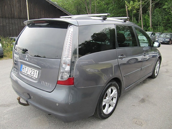 Mitsubishi Grandis 5 of 21
