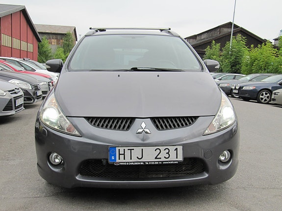 Mitsubishi Grandis 4 of 21