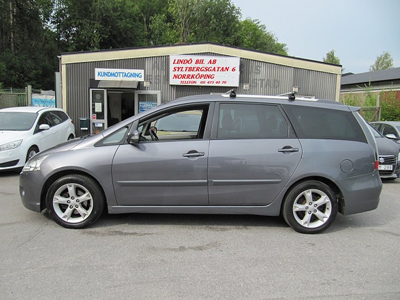 Mitsubishi Grandis 2 of 21