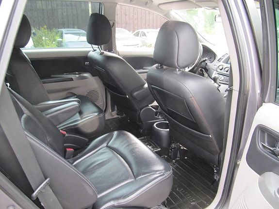 Mitsubishi Grandis 12 of 21