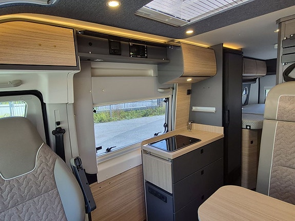 Malibu 640 Van Comfort GT automat, långbäddar, dieselvärme, kanonfin 11 of 26