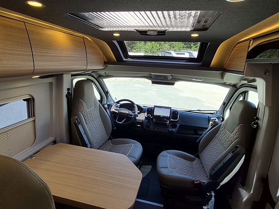 Malibu 640 Van Comfort GT automat, långbäddar, dieselvärme, kanonfin 20 of 26