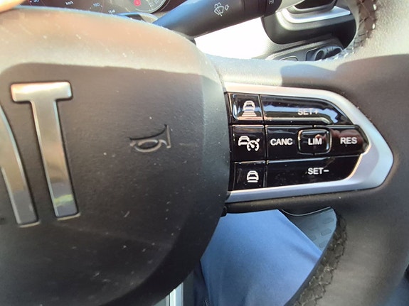 Malibu 640 Van Comfort GT automat, långbäddar, dieselvärme, kanonfin 26 of 26