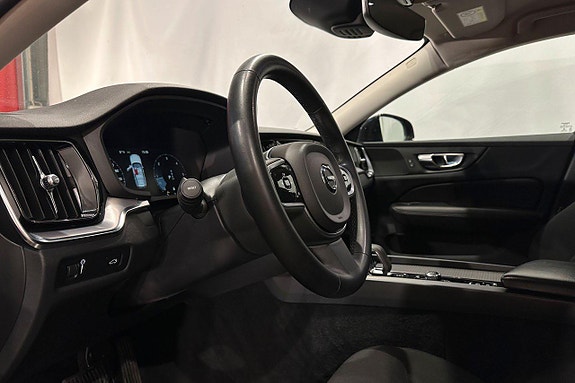 Volvo V60 Cross Country 5 of 22
