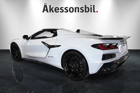 Chevrolet Corvette 3 of 16
