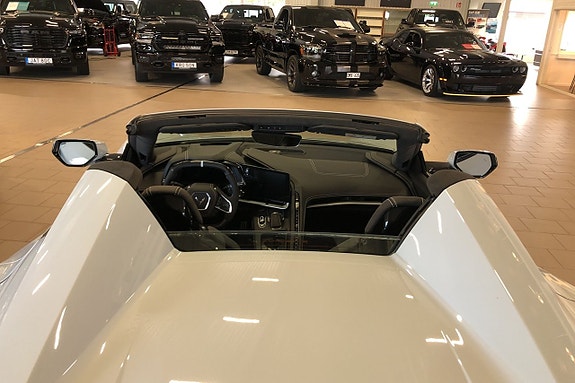 Chevrolet Corvette 9 of 16