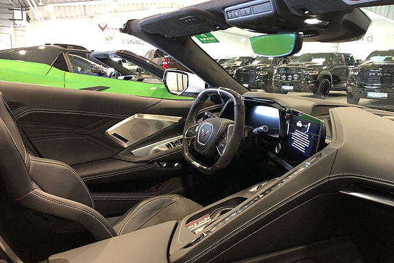 Chevrolet Corvette 13 of 16
