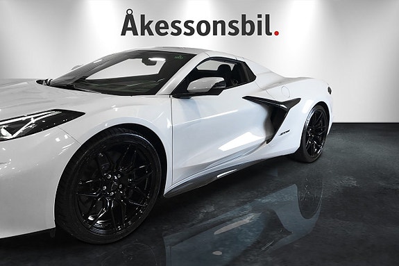 Chevrolet Corvette 4 of 16