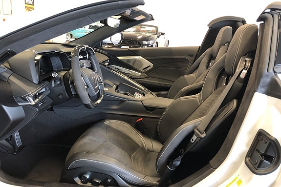 Chevrolet Corvette 12 of 16