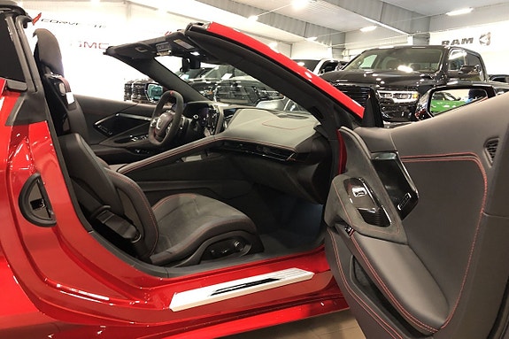 Chevrolet Corvette 17 of 26