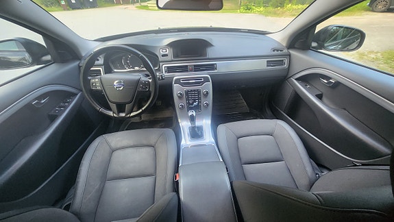 Volvo V70 9 of 14