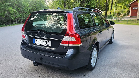 Volvo V70 5 of 14