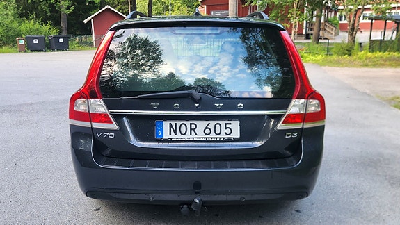 Volvo V70 4 of 14