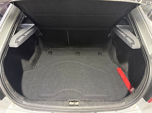Hyundai Elantra 8 of 8