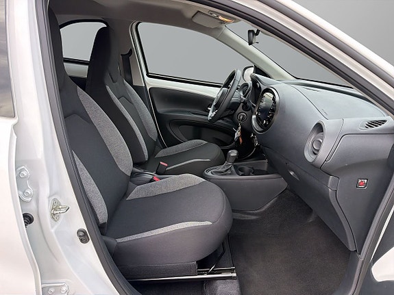 Toyota Aygo X 7 of 18