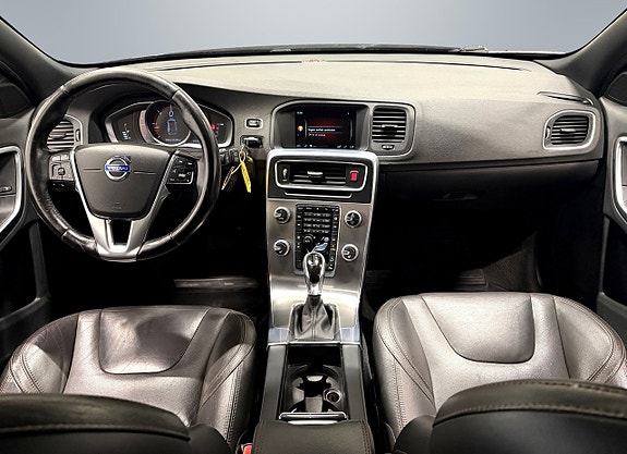 Volvo V60 Cross Country 18 of 28