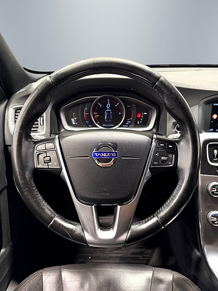 Volvo V60 Cross Country 19 of 28