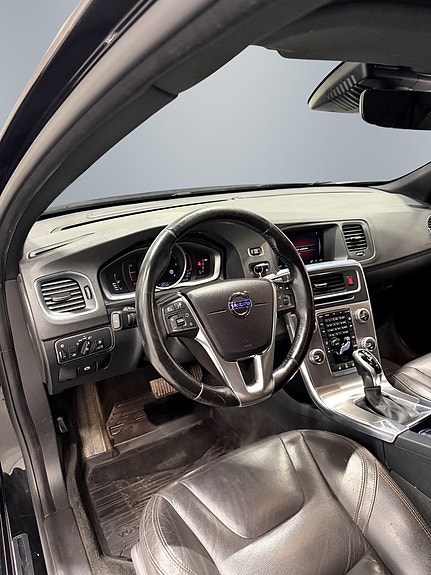 Volvo V60 Cross Country 12 of 28