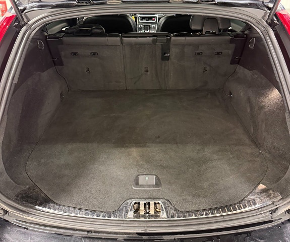 Volvo V60 Cross Country 10 of 28