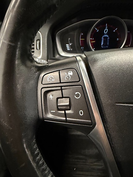 Volvo V60 Cross Country 20 of 28