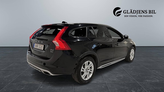 Volvo V60 Cross Country 7 of 28