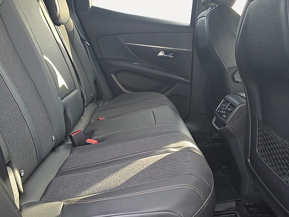 Peugeot 3008 15 of 19