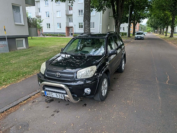 Toyota RAV4 3 of 4