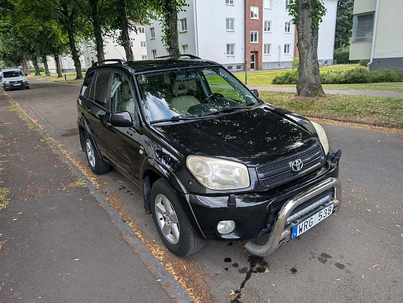 Toyota RAV4 2 of 4