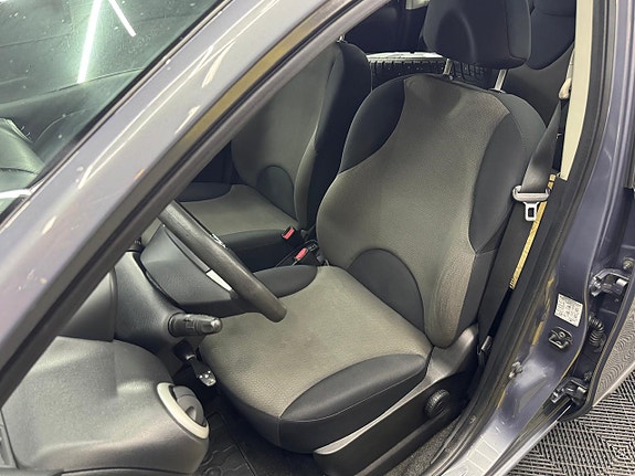 Nissan Note 8 of 21