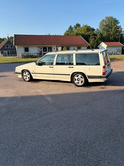 Volvo 940 2 of 6