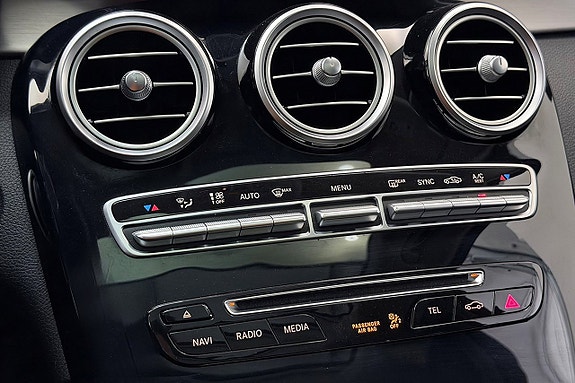 Mercedes-Benz GLC220 d 28 of 30