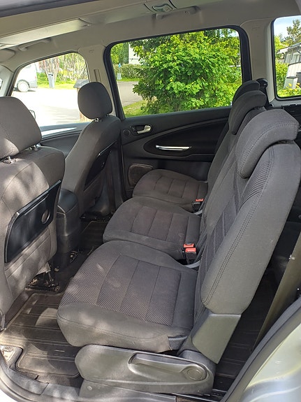 Ford Galaxy 6 of 6