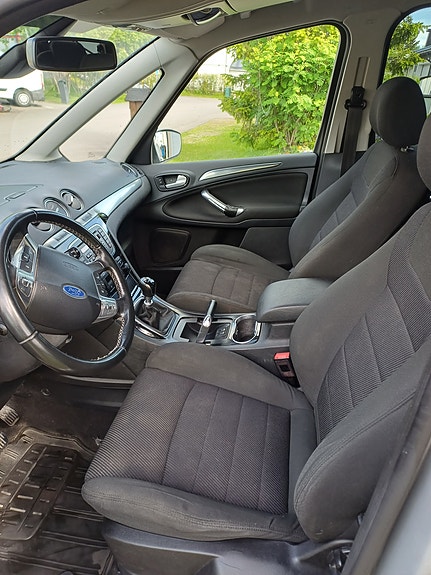 Ford Galaxy 5 of 6