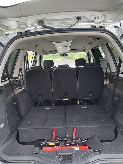 Ford Galaxy 4 of 6